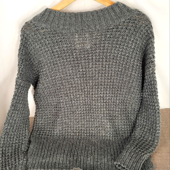 HOLLISTER V Neck Knit Sweater Small - Picture 2 of 5
